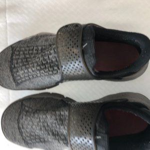 Women's Size 10 Nike Sock Dart SE Premium Dust Grey Sneaker 2016